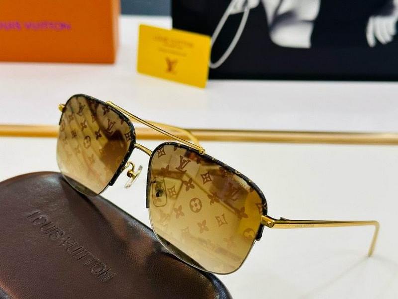 LV Sunglasses 476